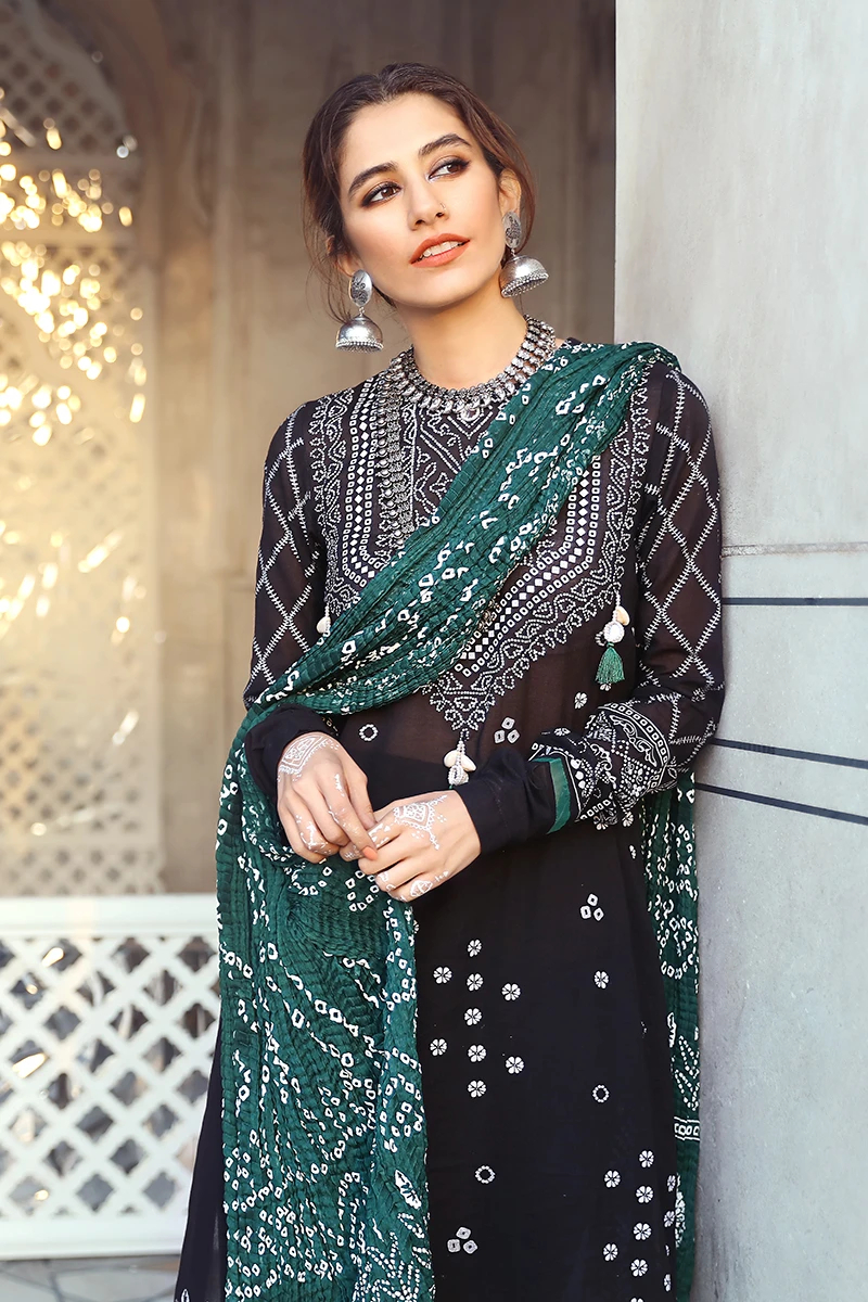 Cross Stitch Linen Suit With Linen Dupatta | Cross Stitch Winter 2021